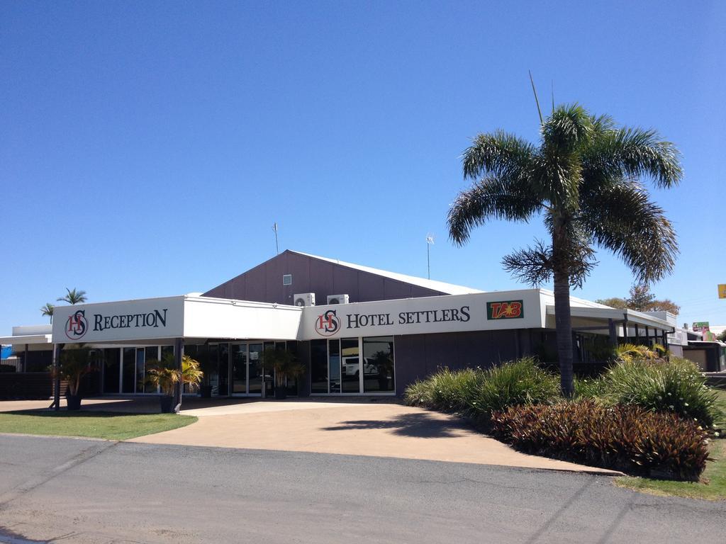 Hotel Settlers Biloela Bagian luar foto
