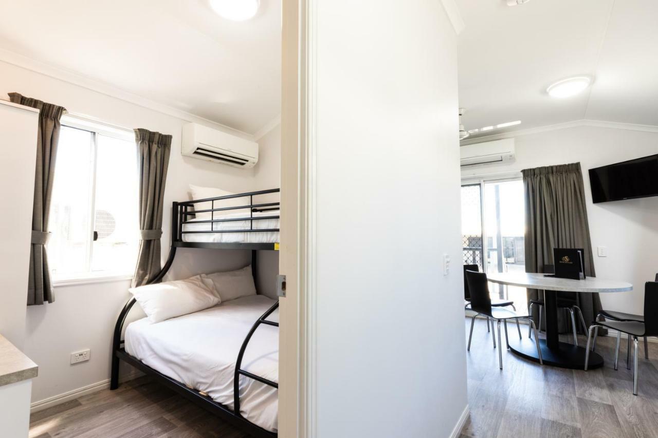 Hotel Settlers Biloela Bagian luar foto