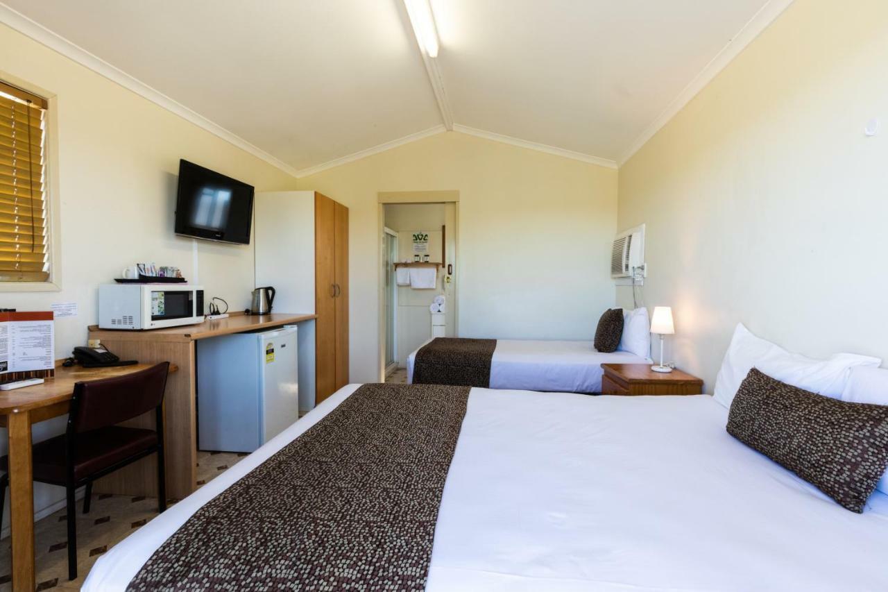Hotel Settlers Biloela Bagian luar foto
